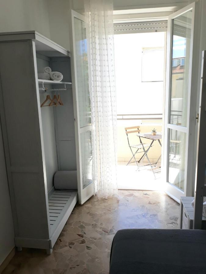 ホテル La Casa Al Mare リミニ エクステリア 写真